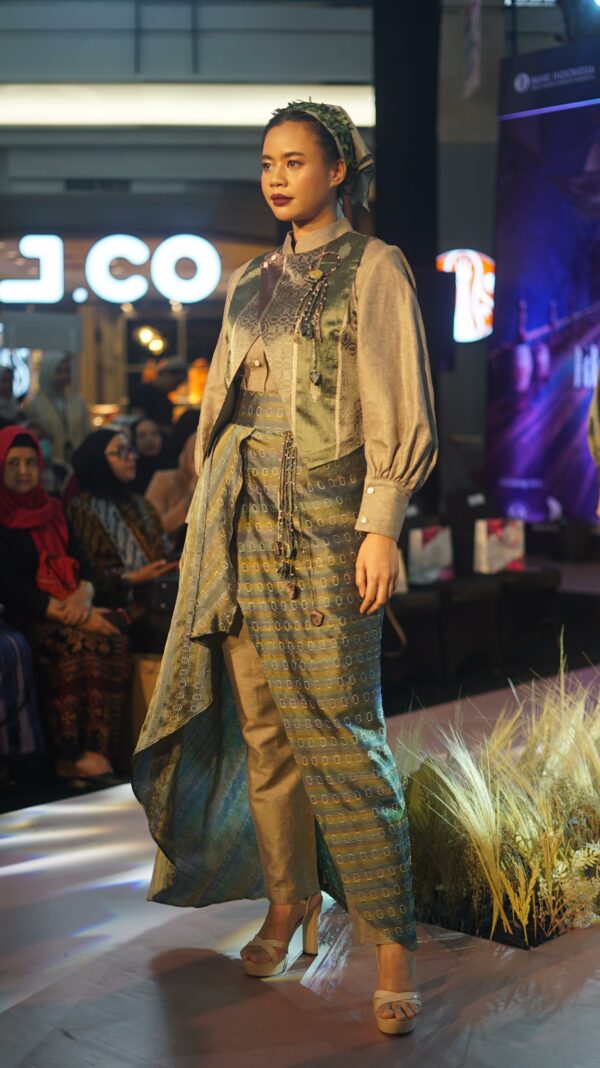 Botanical Bloom Look 2