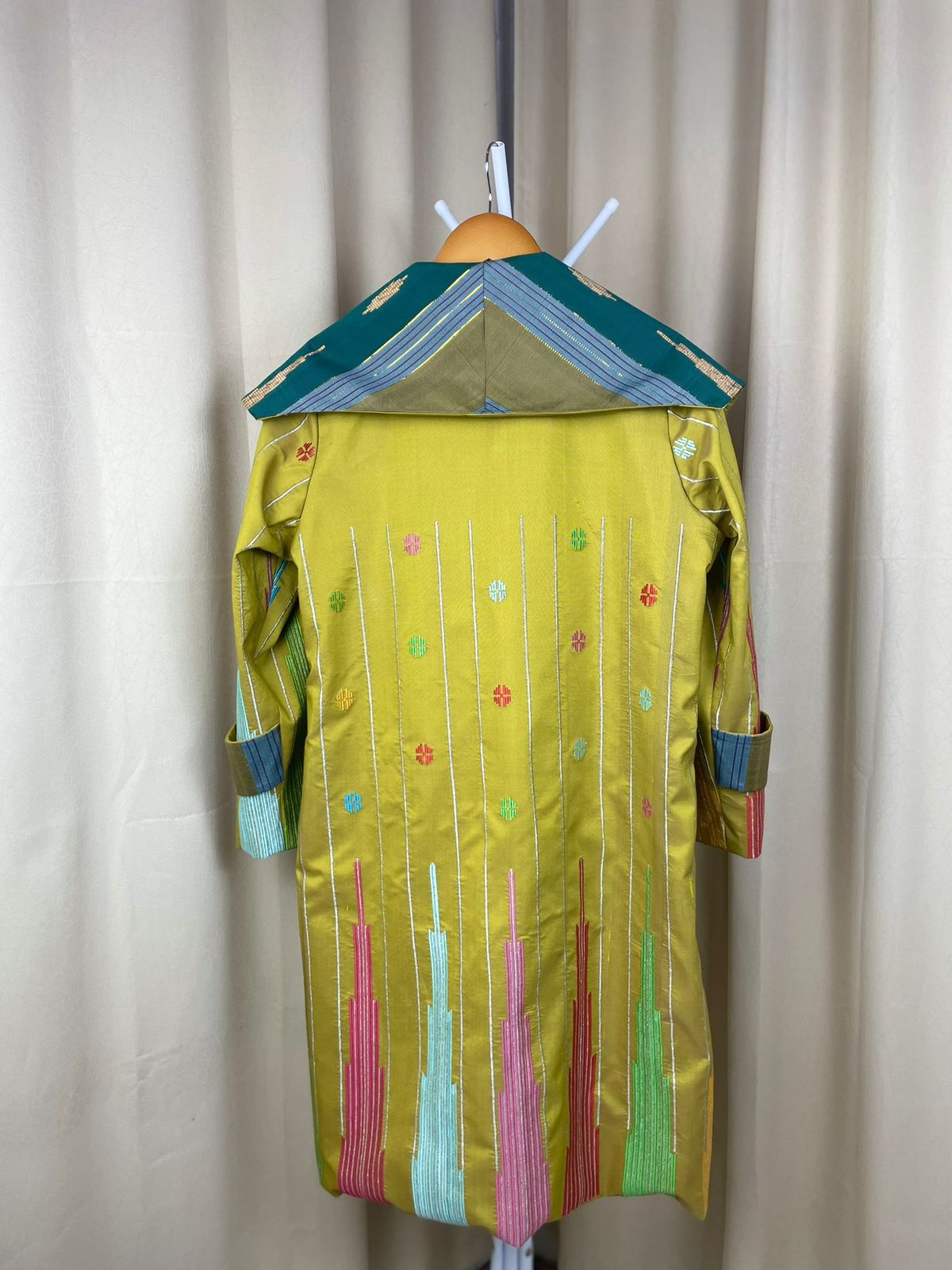 Outerwear Tenun Bordir Pucuk - Gambar 4