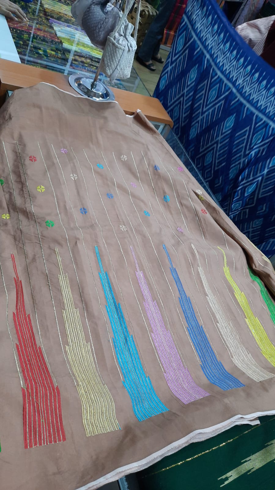 Outerwear Tenun Bordir Pucuk - Gambar 9