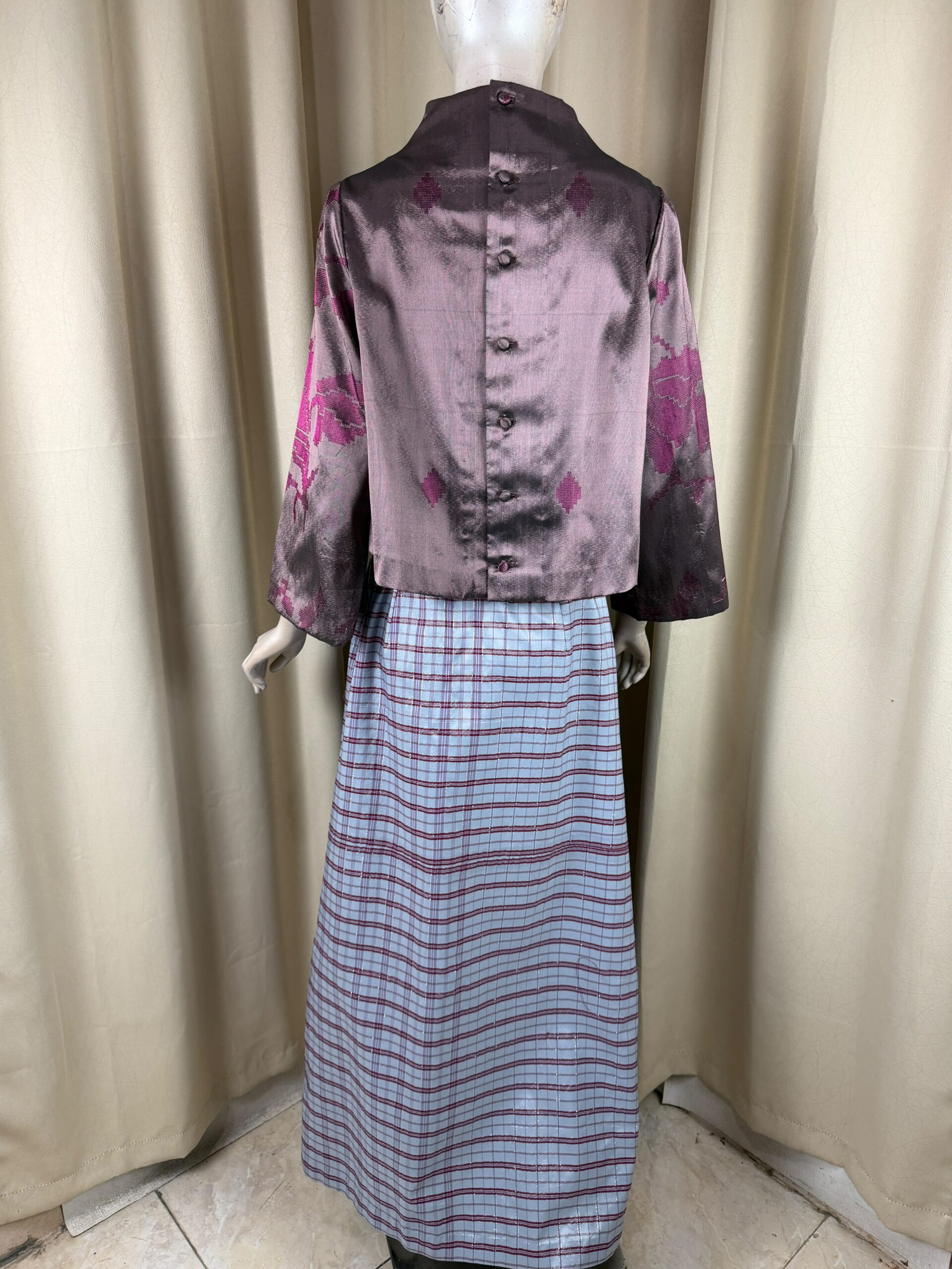 Maddika Set - Crop Top Tenun Lagosi & Rok Highwaist Mandar Ikat Etnik Modern - Gambar 7