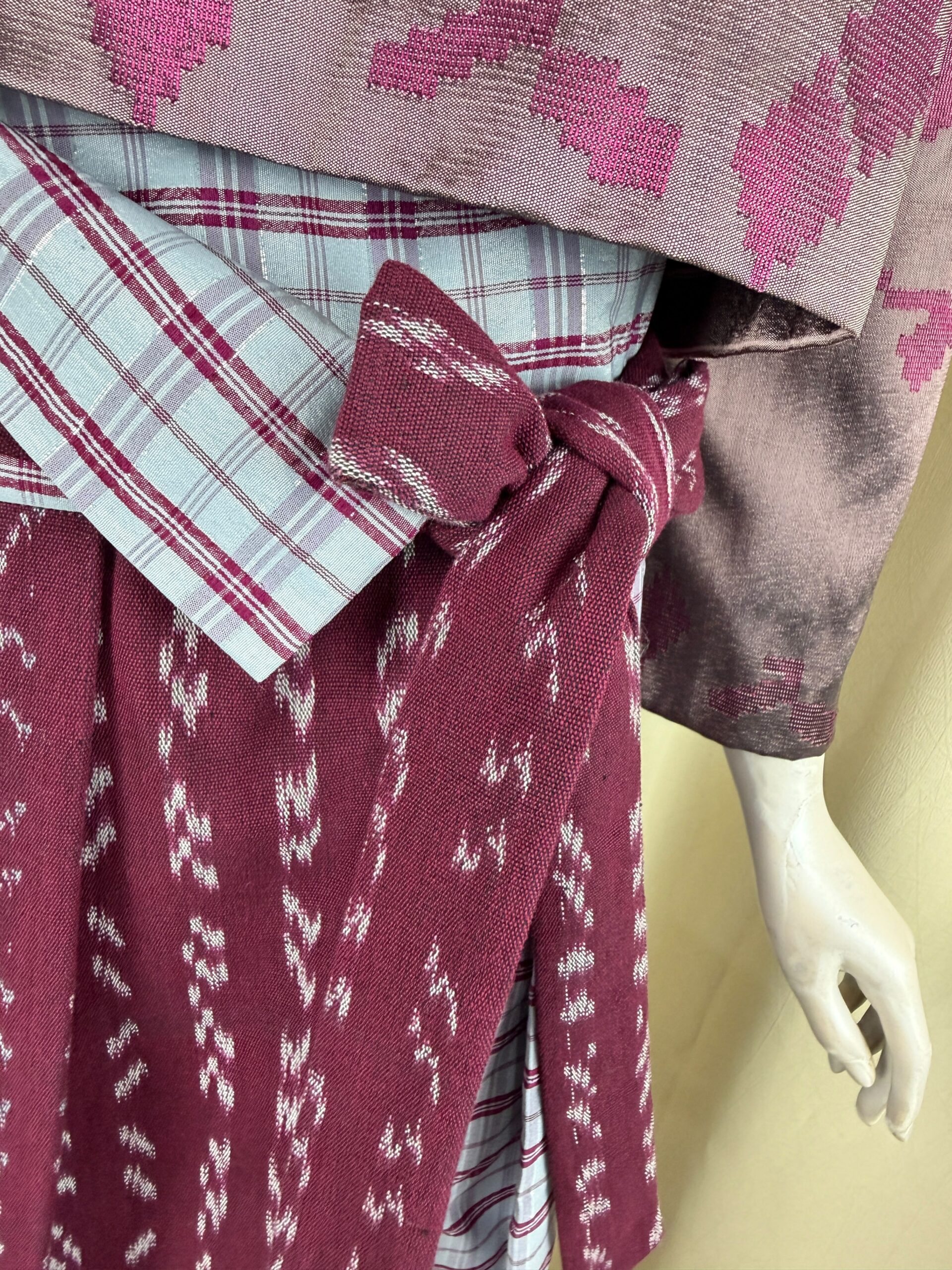 Maddika Set - Crop Top Tenun Lagosi & Rok Highwaist Mandar Ikat Etnik Modern - Gambar 6